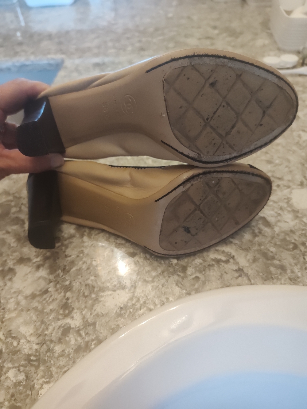 Chanel Two-Tone Beige and Black Leather Pumps Size 38.5 - Picture 2 of 4
